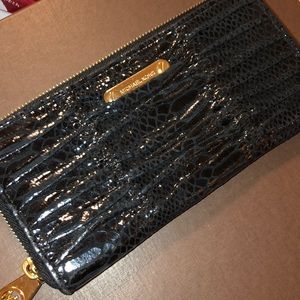 Michael Kors Zip Continental Wallet